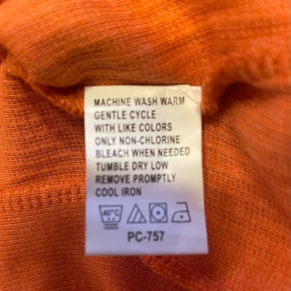 IZOD L burnt orange medium  weight 1/4 button sweater with knit detail on sides - Picture 5 of 7